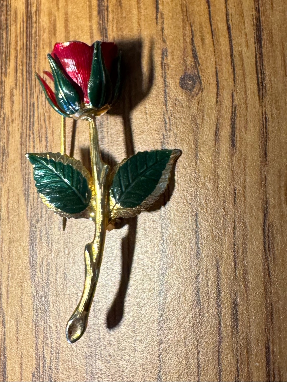 Rose Brooch gold-tone metal rose brooch red petals textured green leaves